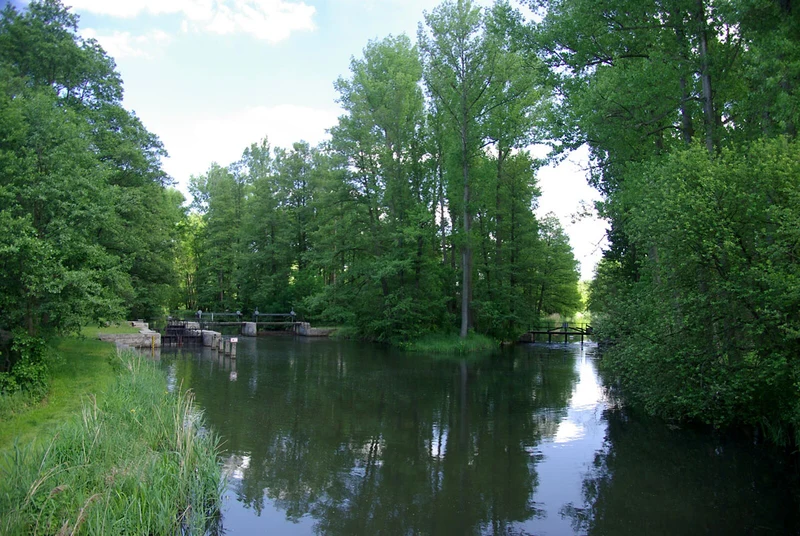 Großes Fließ und Burg-Lübbener Kanal im Oberspreewald, ruhige Wasserstraße